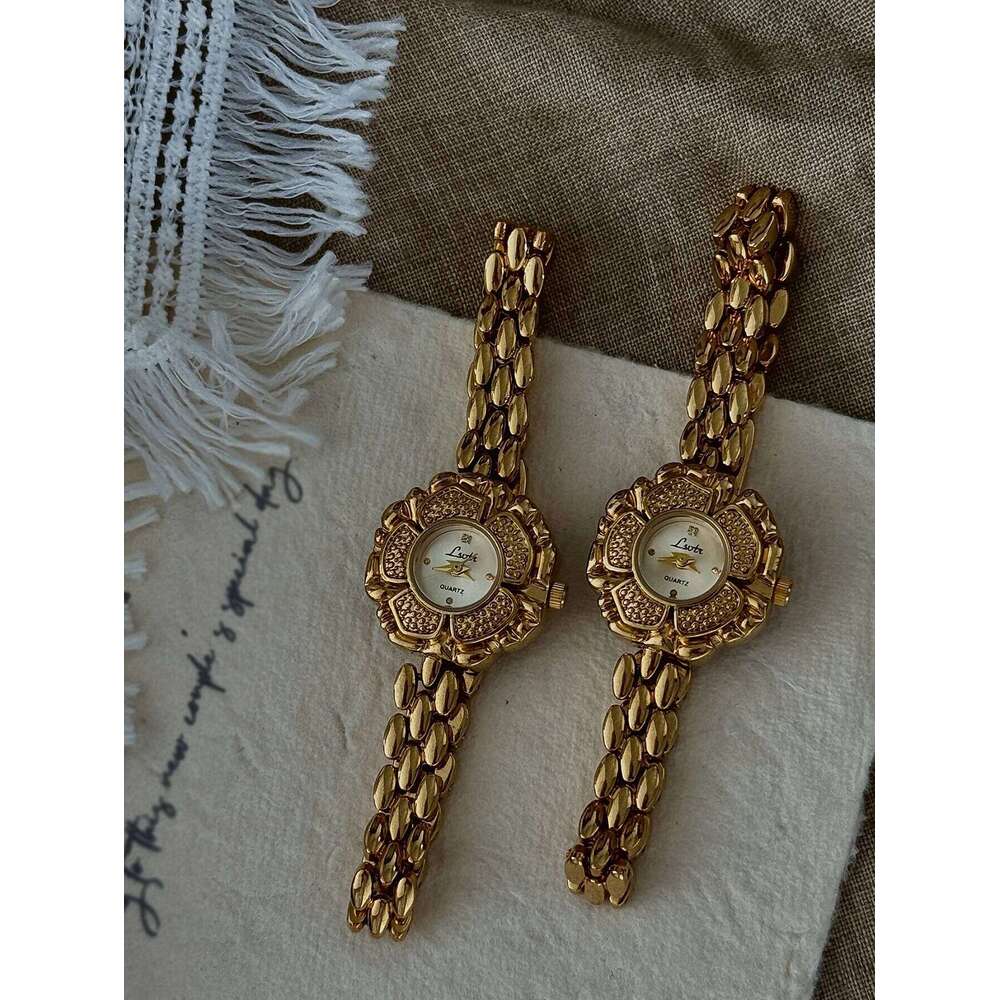 1 Piece of French Golden Retro Camellia Exquisite, Elegant, Personalized, Fashionable, Classy Waterproof Women's Quartz Watch, Suitable for Daily
