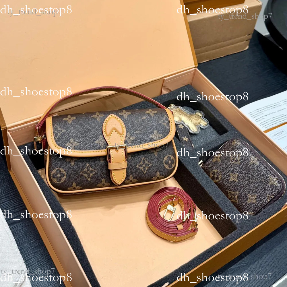 2026 Top Mini Bumbag Designer lvslys diane nano Bag takashi murakami Brown Flower monogram em Leather Crossbody Purses Messenger Men Leather Handbag Wallet 58e 034