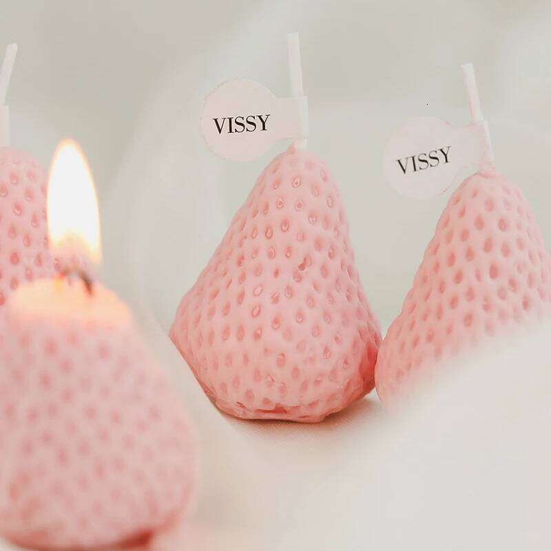 4-Piece Strawberry Scented Candle Box, Creative Handmade Fragrance Birthday Gift W260303