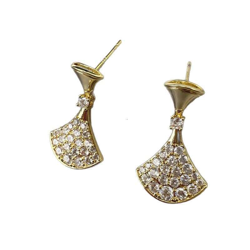 Ultra-shiny Micro-inlaid Zircon Fan-shaped For Women S925 Silver Needle Designelegant Little Dress Earrings