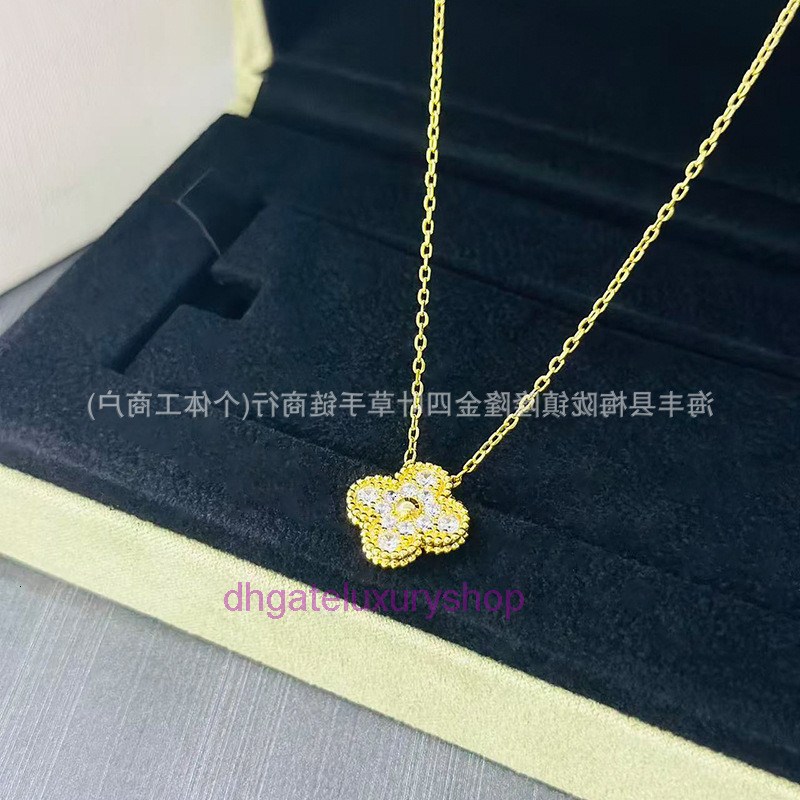 vanly cleeef necklace designer jewelry four-leaf clover necklace single-flower diamond necklace non-fading necklace from live broadcast
