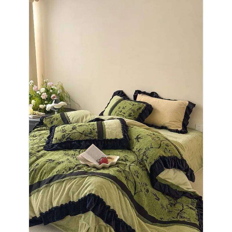 French medieval flower milk four-piece set lotus leaf lace thickened quilt cover coral fleece bed sheet bedding W260302