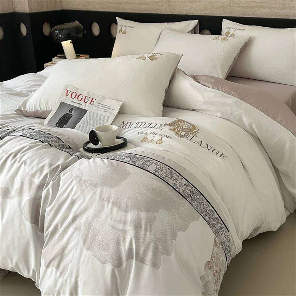 Light Luxury Four-Piece Set Bedding Sets Quilt Covers Home Duvet Cover Pillowcases Single Couple Bedsheet Double Size Bed Linen W260302