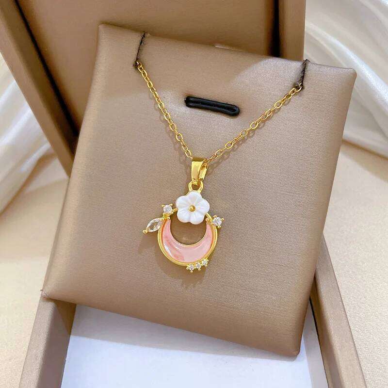 Designer jewelry Sweet Pink Resin Moon Necklace for Women Girls Cute White Flower Moon Charm Stainless Steel Chain Jewelry Accessories Gifts