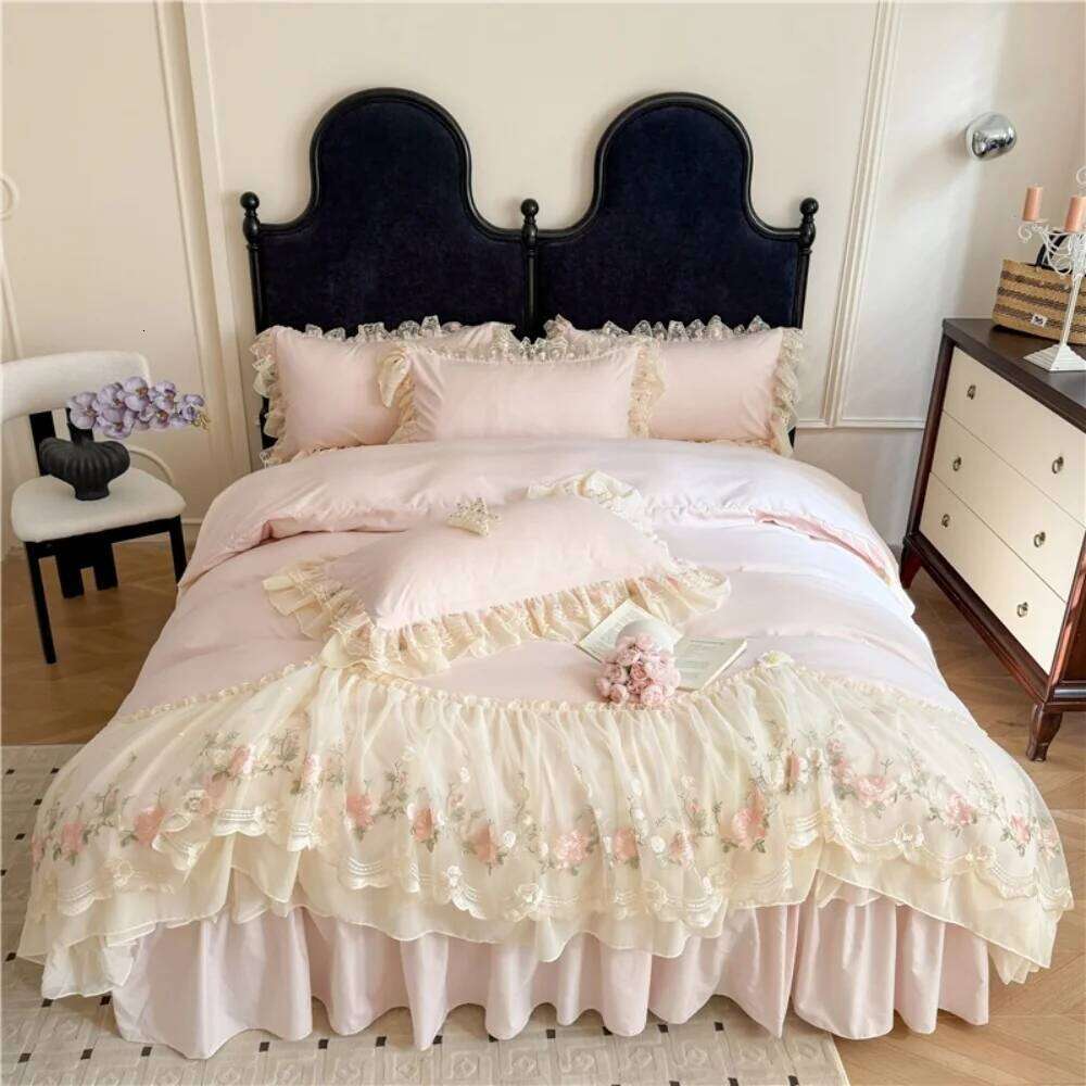 4Pcs Princess Wedding Bedding Set Korean Style Lace Flowers Embroidery Duvet Cover Bed Sheet/Fitted Sheet/Bed Skirt Pillowcases W260302 W260302