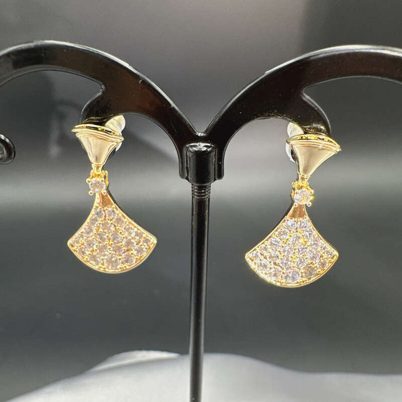 Ultra-shiny Micro-inlaid Zircon Fan-shaped For Women S925 Silver Needle Designelegant Little Dress Earrings