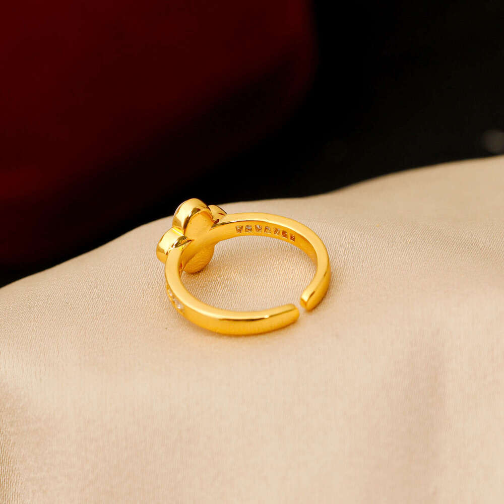 Four-leaf Clover Shell Flower Sweet Fashionable Temperament Index Finger Ring For Women