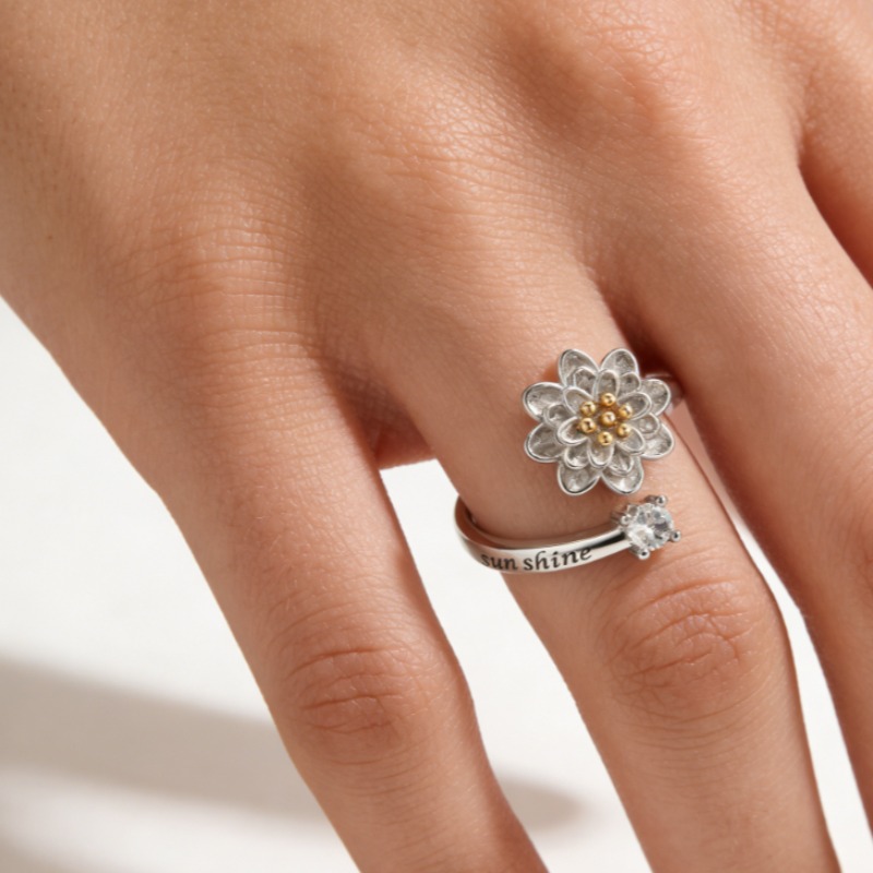 Designer Adjustable Open Ring for Women, Cute Spinning Daisy Fidget Ring, Shiny Zircon Inlaid, INS Style Minimalist Elegant Fashion Jewelry Gift