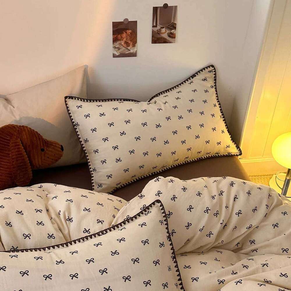 Graffiti Zoo pure four-piece set 1.5m 1.8m apartment cotton bed sheet colored edge W260302