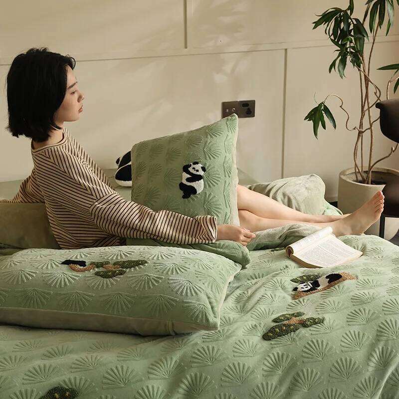Customizable milk fleece towel embroidery four-piece set autumn and winter thickened warm bed sheet quilt cover W260302