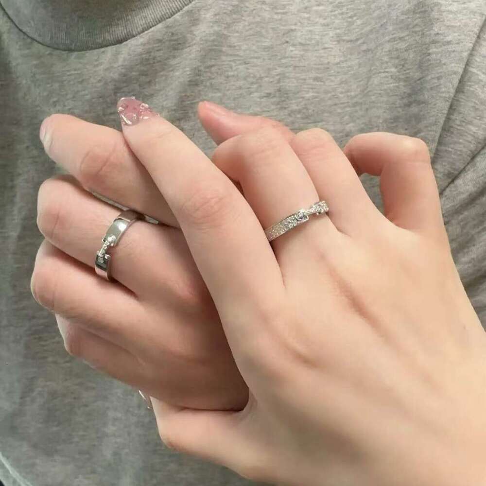 Xiaohongshu Shangjiayuan Series: The Ultimate Bridal Starry Sky for Women - High-end Fashion, Versatile, Unisex Couple's Trendy Ring