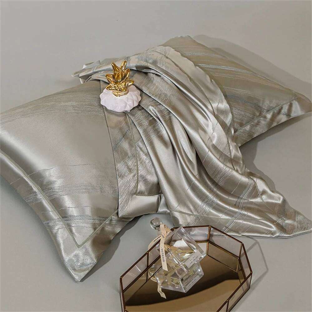 Satin Stitch Jacquard Bedding Comforter Luxury Delicate Queen King Four-Piece Set Quilt Cover Pillowcases Home Textile W260302