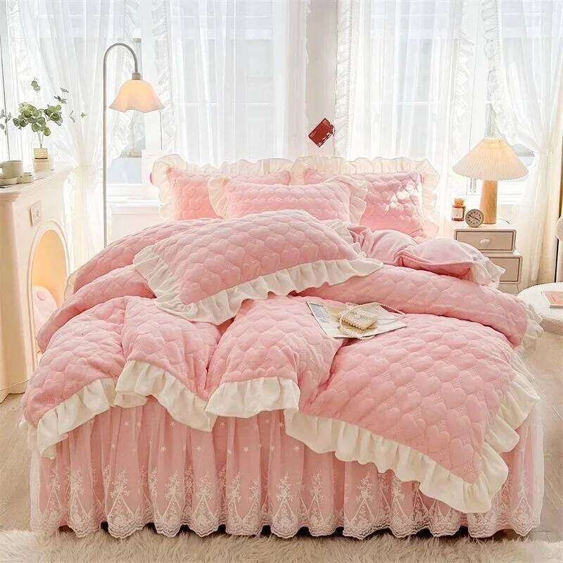 Full-set quilt cover bed skirt four-piece warm winter milk 4-piece coral velvet bedspread W260302