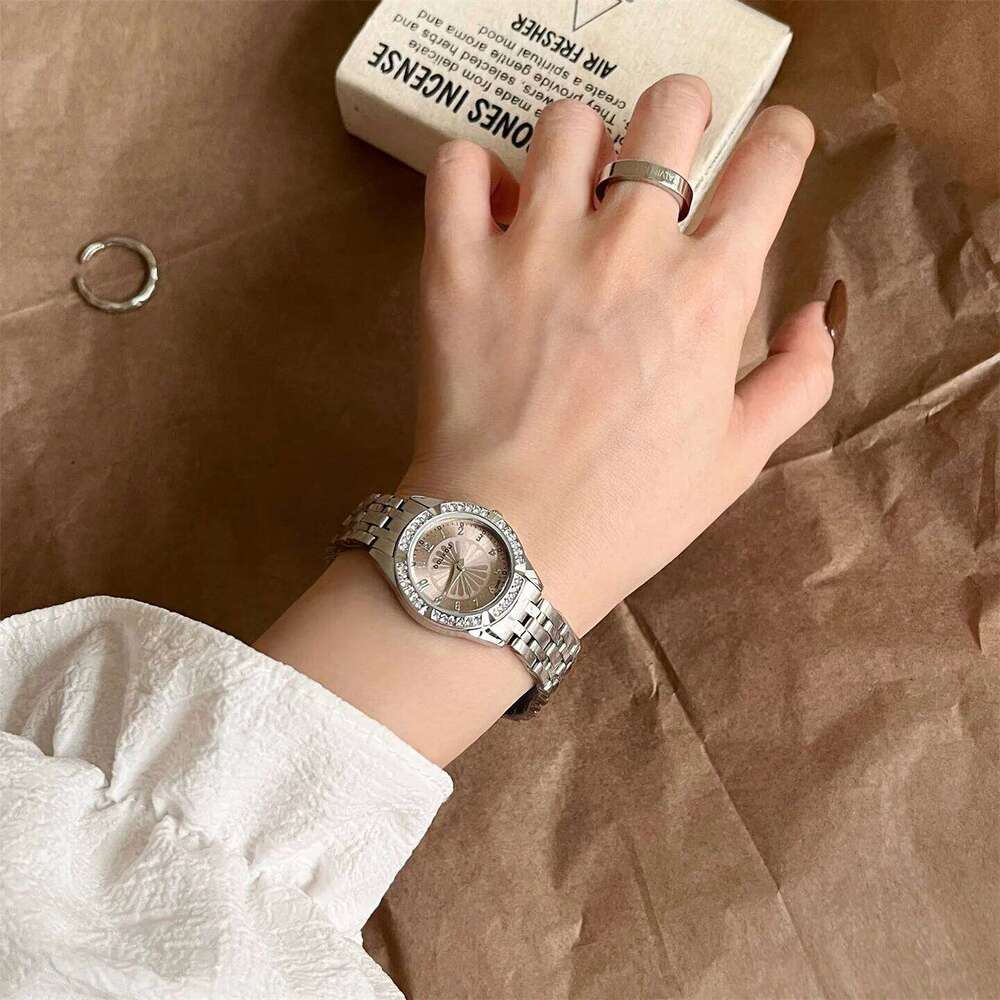 Diamond Studded Daisy Dial Watch for Women Steel Strap Fashion Ladies Quartz Wristwatches Gift Dropshipping Female Clock XJ260303