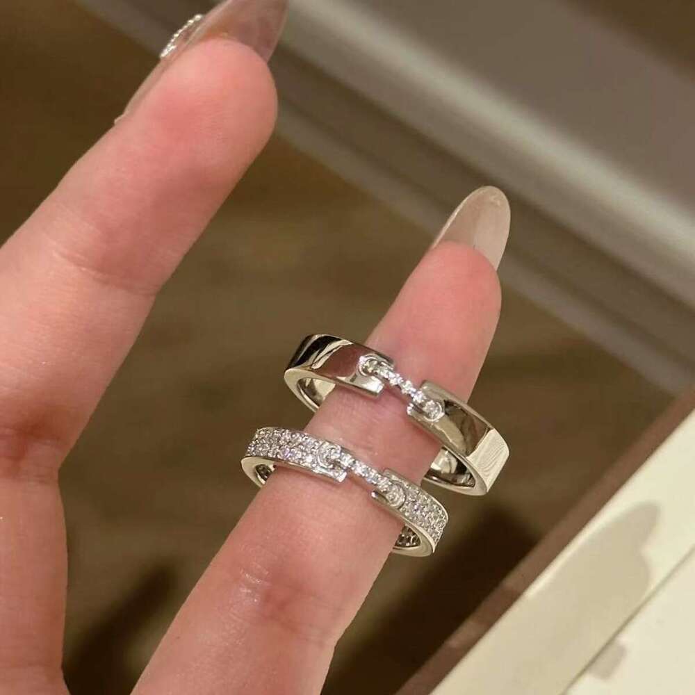 Xiaohongshu Shangjiayuan Series: The Ultimate Bridal Starry Sky for Women - High-end Fashion, Versatile, Unisex Couple's Trendy Ring