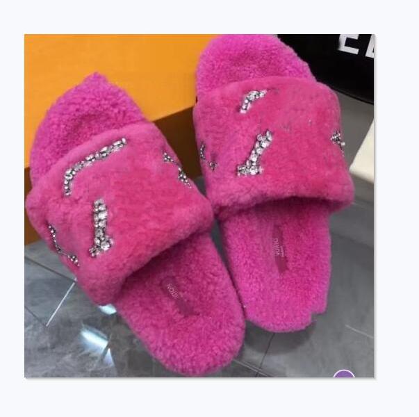 Women Furry Slippers Designer Mules Fall Winter Homewear Slide Footwear Paris Luxury Comfortable Fuzzy Flip Flop Fluffy Wool size 35-42 V62V