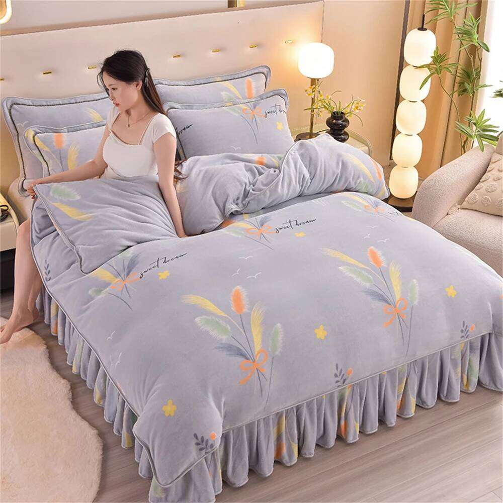Milk Velvet Four-Piece Sets Winter Warm Thickened Double-sided Plush Bedding Set Soft Flannel Bed Skirt Quilt Cover Pillowcase W260302 W260302