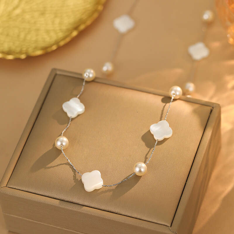 French-style Four-leaf Clover Mother-of-pearl Necklace Ins-style Elegant Clavicle Chain