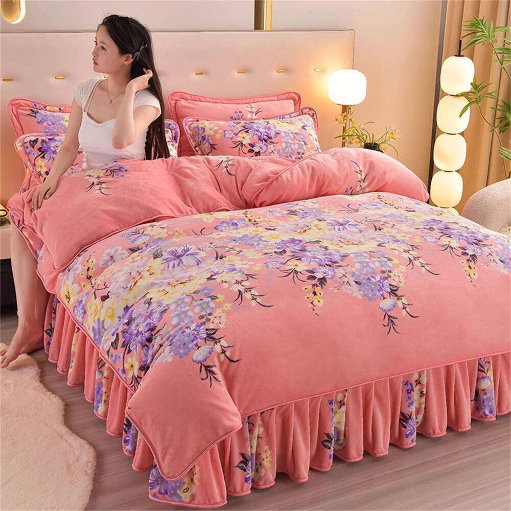 Winter Warm Milk Velvet Four-Piece Bedding Set Thicken Double-Sided Plush Soft Flannel Quilt Cover with Bed Skirt for Cozy Sleep W260302
