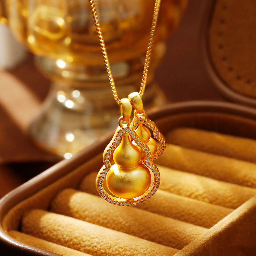 Double Gourd Layered Pendant Necklace Fashionable And Elegant Accessory