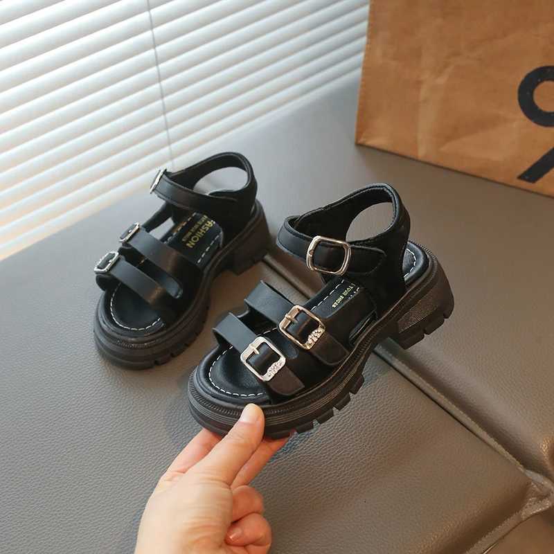 Little Girls Chunky Roman Sandals with Buckle Straps 2026 New Summer Kids Beach Sandals Soft Sole Classic Chic Boho Style Shoes X260303