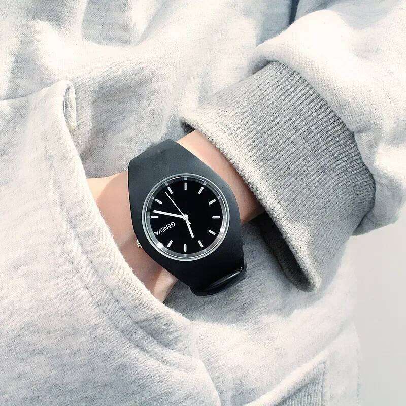 Men watch Women Cream Color Ultra-thin Fashion Gift Silicone Strap Leisure Watch Geneva Sport Wristwatch Women's Jelly Watches XJ260303