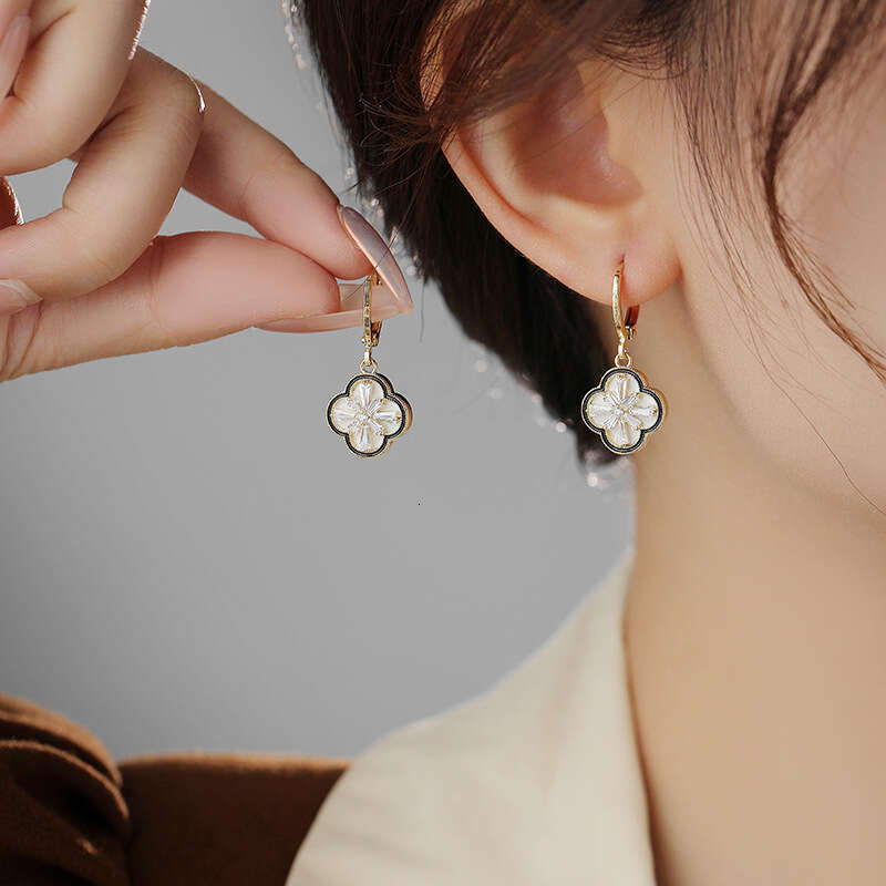 Zircon-inlaid Four-leaf Clover Compact Fashionable And Exquisite Women's Earrings