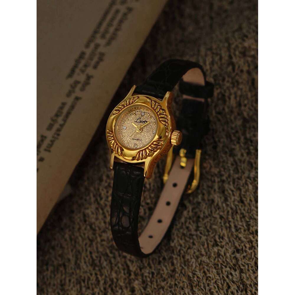 1 New French Retro Engraved Pattern Gold Small Dial Women's Watch, Elegant Fashionable, Exquisite and Compact Waterproof Watch for Young Ladies X