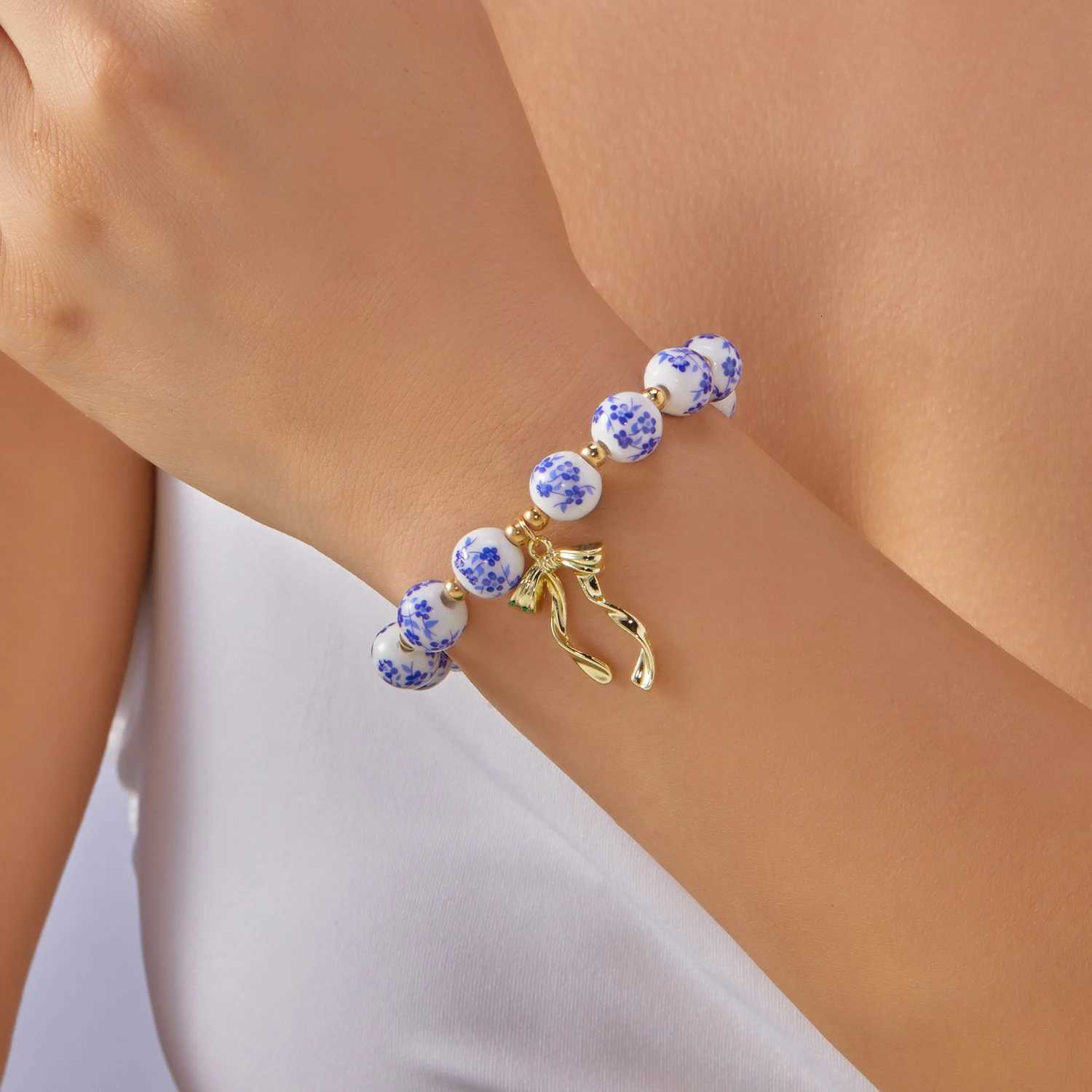 Vintage Blue and White Porcelain Bracelet for Women Ceramic Metal Beads Bowknot Strand Bangle Party Daily Jewelry Accessories H260303