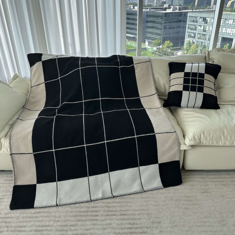 Designer blanket luxurious blanket luxury brand sofa air conditioning blanket thick version 1400g thickened cashmere and wool blanket matching the original