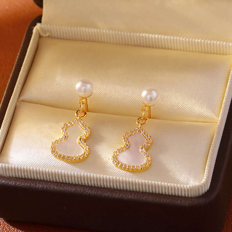 Gourd-shaped Natural Mother-of-pearl Shell Earrings 925 Silver Round Imitation Pearl Earrings