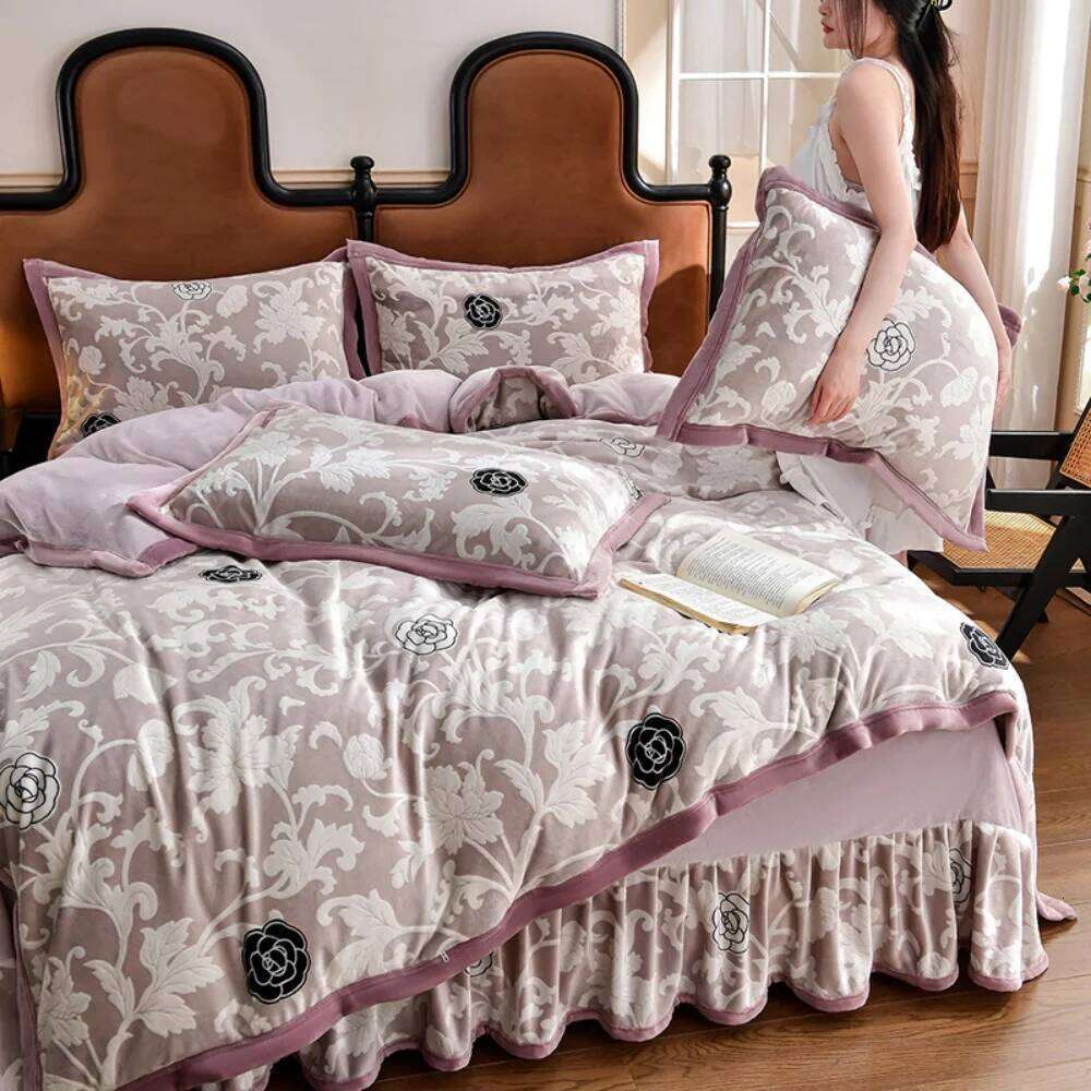 Luxury Floral Printed Winter Warm Milk Velvet Bedding Queen Thickened Soft Duvet Cover Pillowcase Bed Skirt Four Piece Set W260302