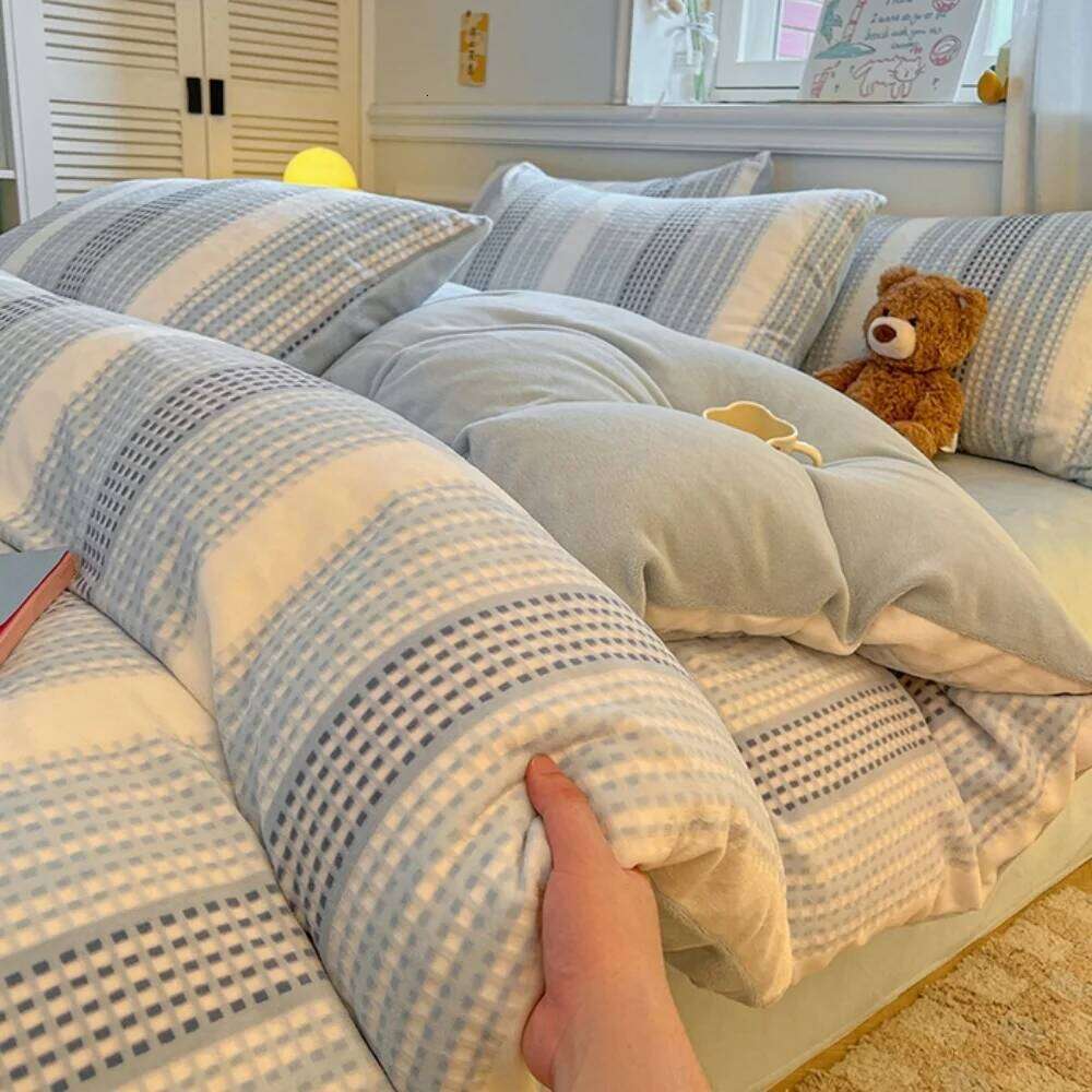 Class A Thickened Milk Velvet Four-Piece Winter Warm Duvet Quilt Cover Bed Sheet Pillowcase Soft Bedding Set W260302 W260302