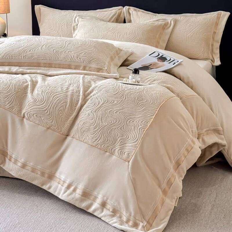 Anti-static milk four-piece set winter thickened double-sided quilt cover coral fleece bed sheet mattress W260302
