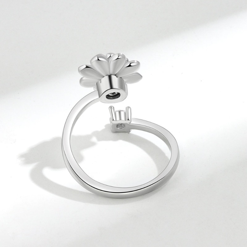 Designer Adjustable Open Ring for Women, Cute Spinning Daisy Fidget Ring, Shiny Zircon Inlaid, INS Style Minimalist Elegant Fashion Jewelry Gift