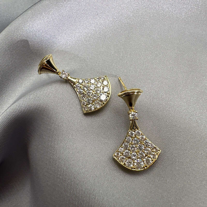 Ultra-shiny Micro-inlaid Zircon Fan-shaped For Women S925 Silver Needle Designelegant Little Dress Earrings