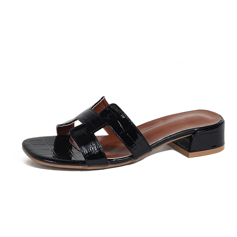 HZGUSIFU 2026 Summer Classic Slippers New Free shipping Outdoor Versatile Designer Sandals Casual Fashion Trendy 3cm High Heel Sandals for Women