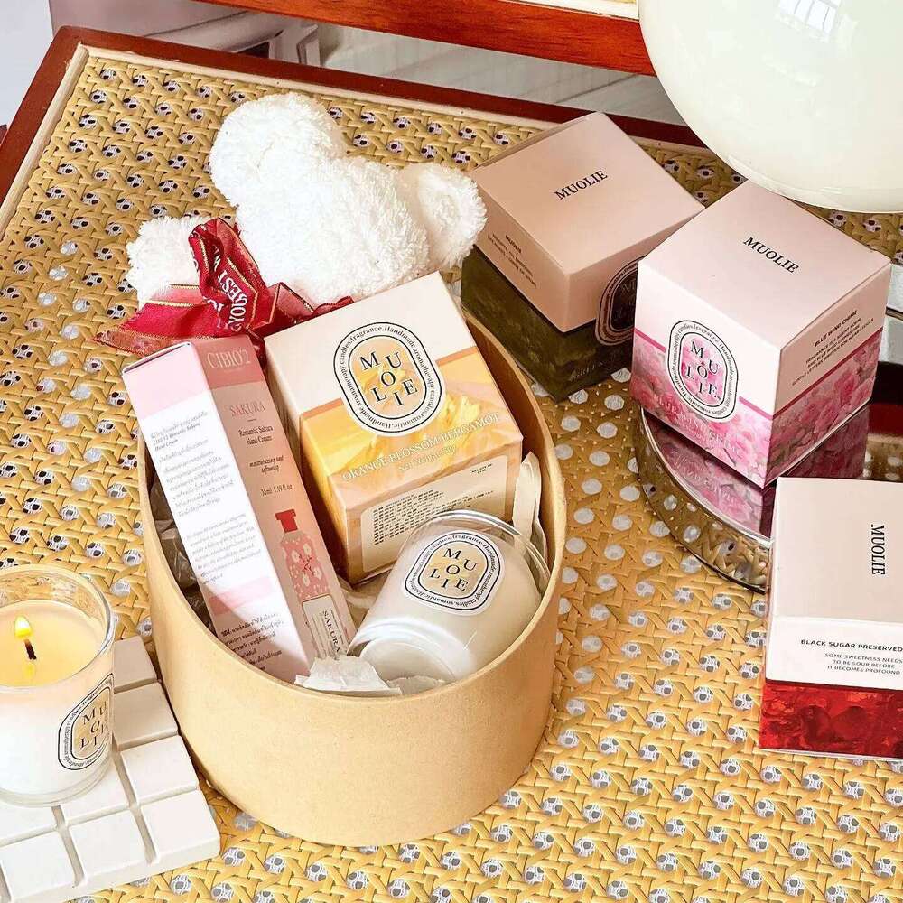 Luxury Scented Candles for Home Decoration Ornaments Soy Wax Jar Aromatherapy Candle Minimalist Design W260304