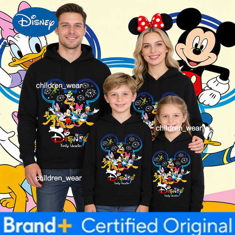 Disney 2026 Autumn Winter Family Vacation Parent-Child Hoodies 100 Cotton Mickey Friends Print Family Hooded for Men Women H260304