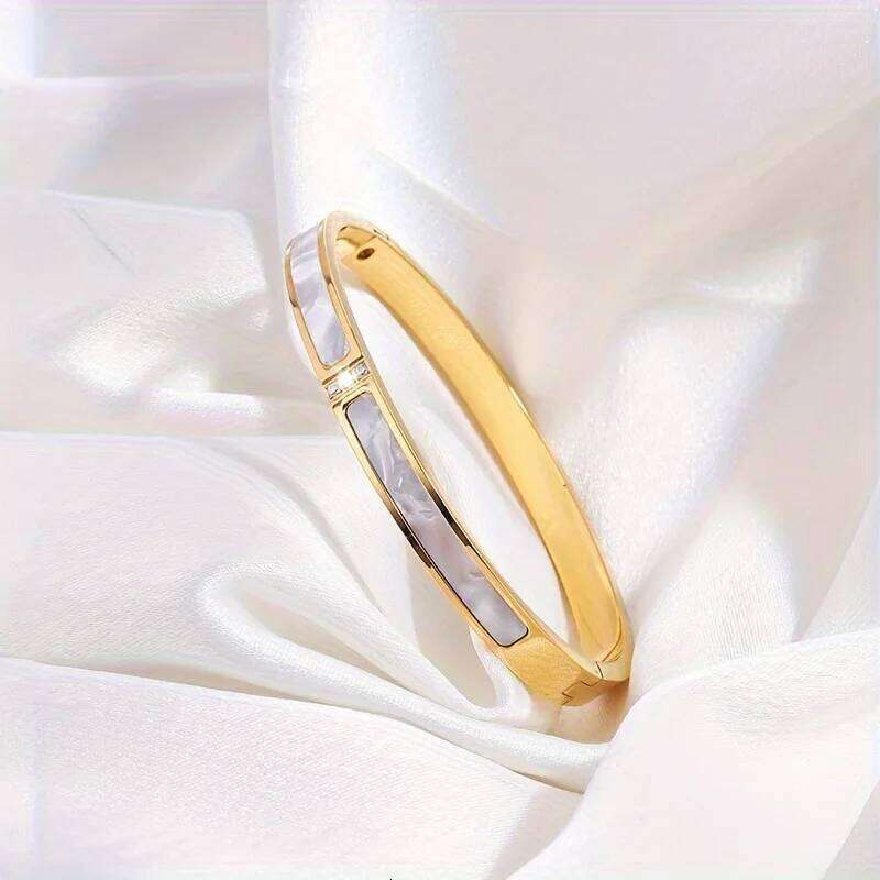 Women High End Fashion Couple Titanium Jewelry Golden Shell Studded Diamond Stainless Steel Bracelet XJ260303