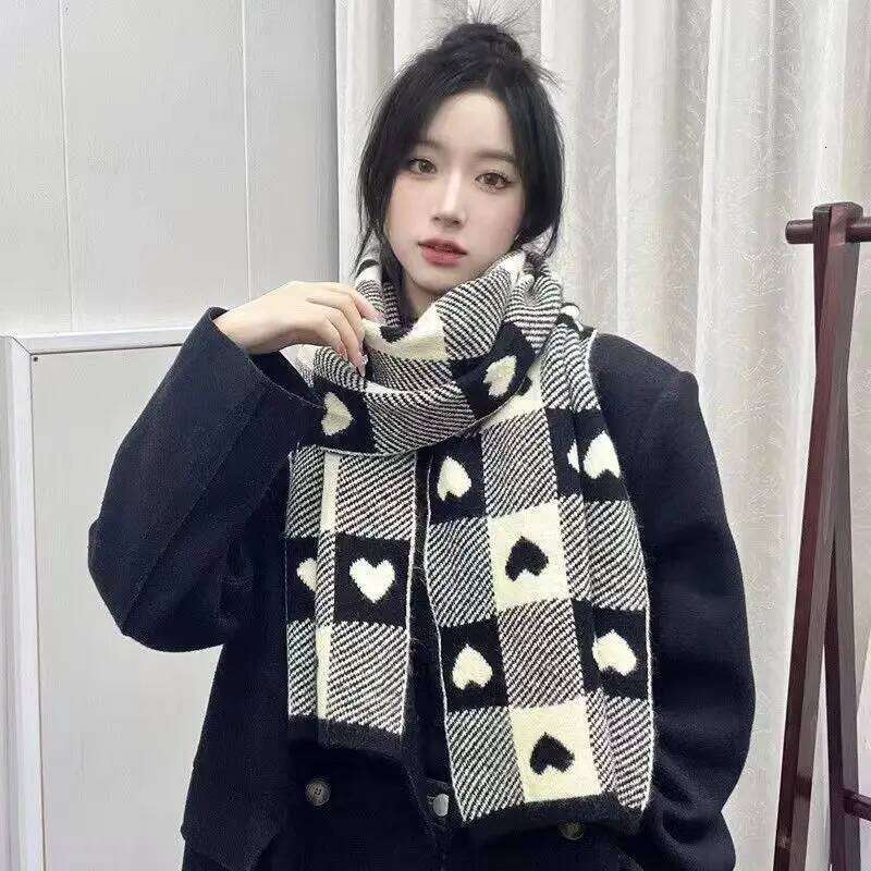 Autumn and New Korean Version Versatile Warm French Retro Cute Winter Multi-style Casual Heart Scarf Fashion Trend XJ260304