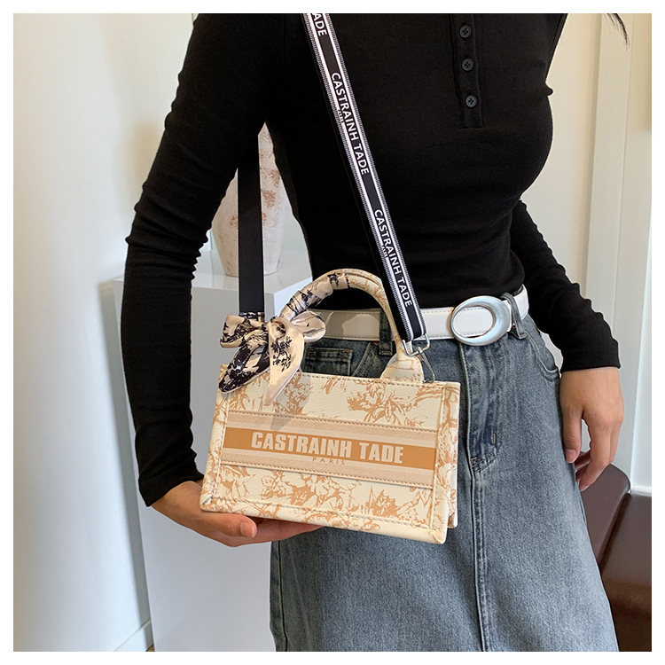 Hot Free shipping designer bags for womens Shoulder bags beige blue khaki pink black Simple and fashionable versatile single shoulder womens bag