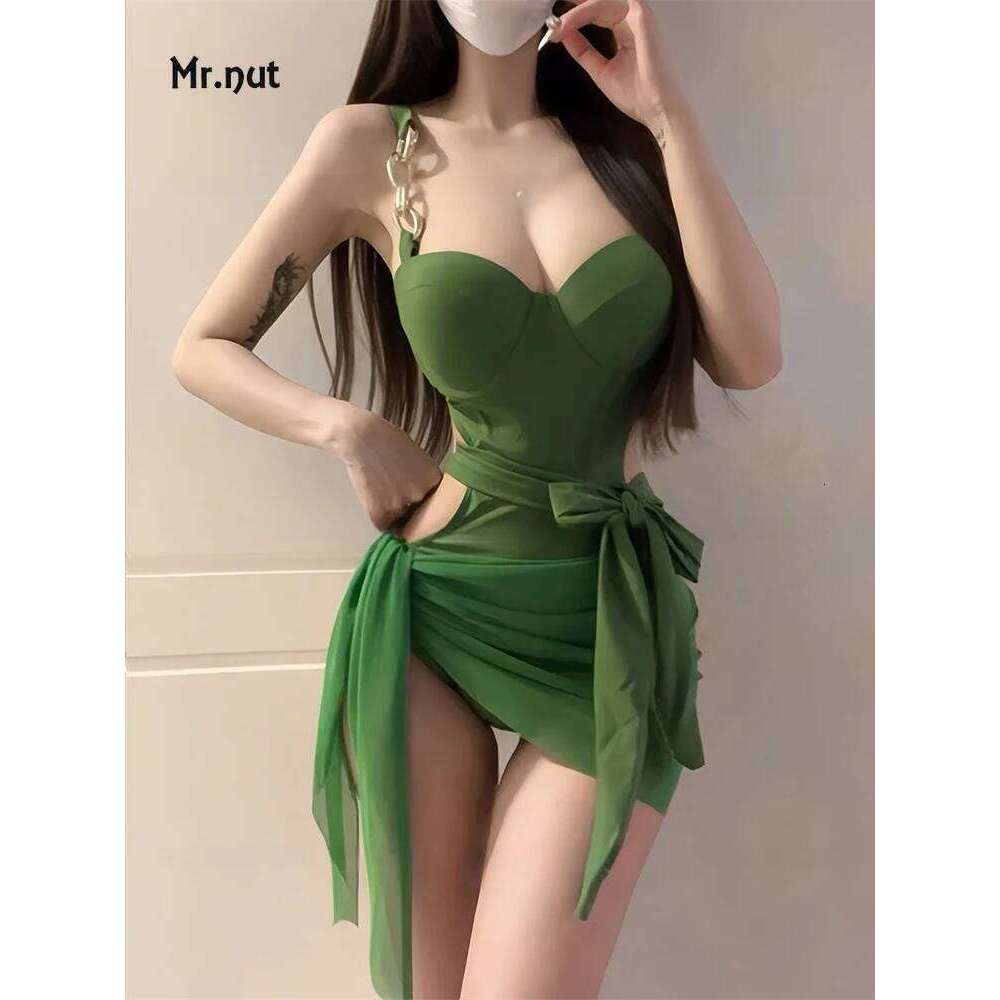 Mr. Nut 2025 Pure Desire Style One Piece for Women Red Small Chest Gathered To Show Off Thinness Spicy Girl Swimsuit Y260303