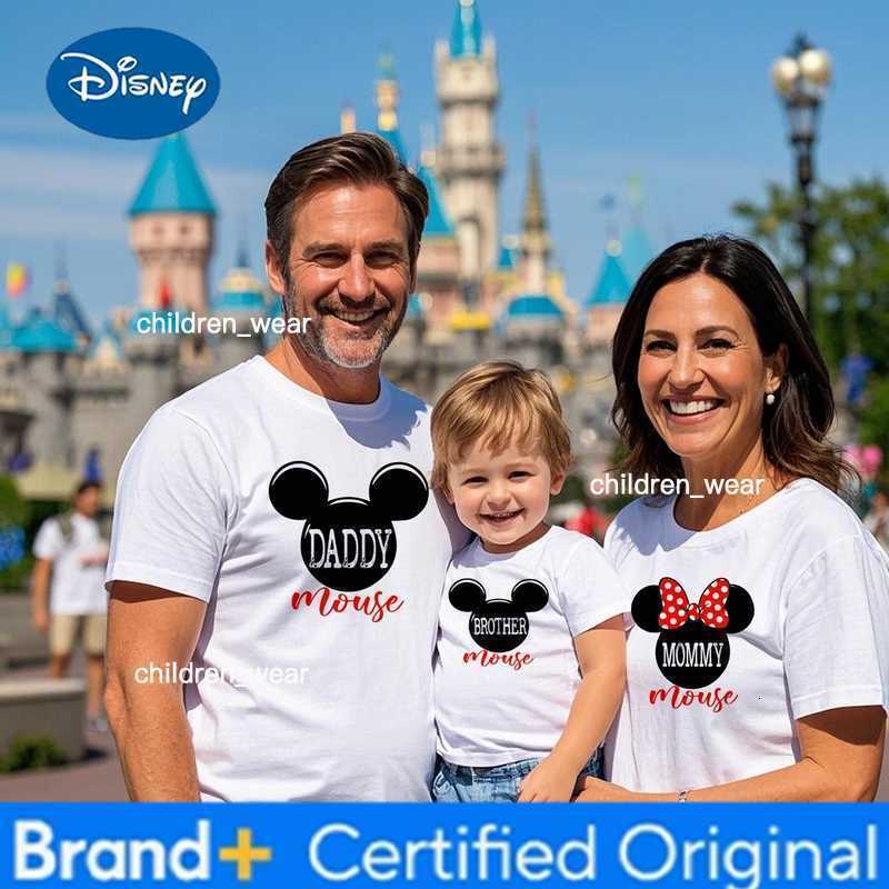 Disney Amusement Park Castle Outing Photo Family Photo T-Shirt Parent-child Clothing Summer New Mother and Son Father and Daughter Top H260304