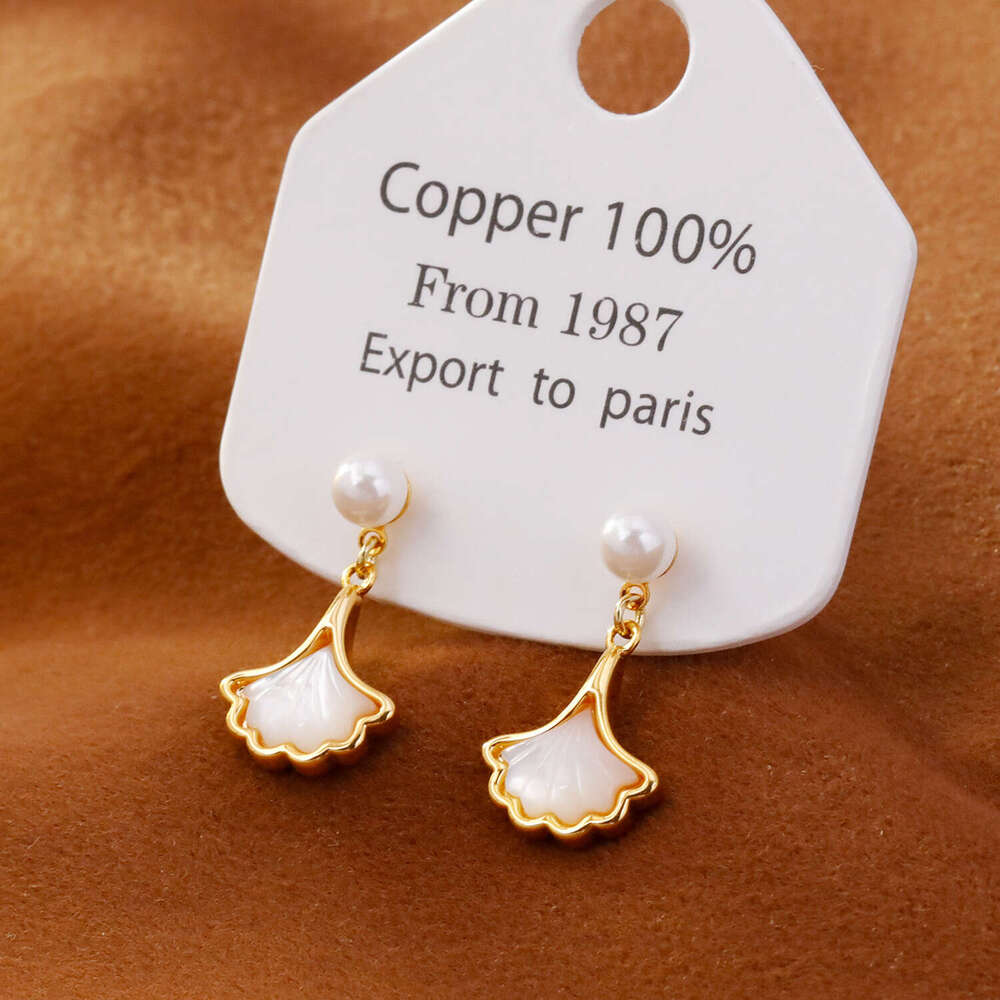 Mother-of-pearl Shell Fan-shaped Earrings Ins-style Sweet And Elegant Earrings
