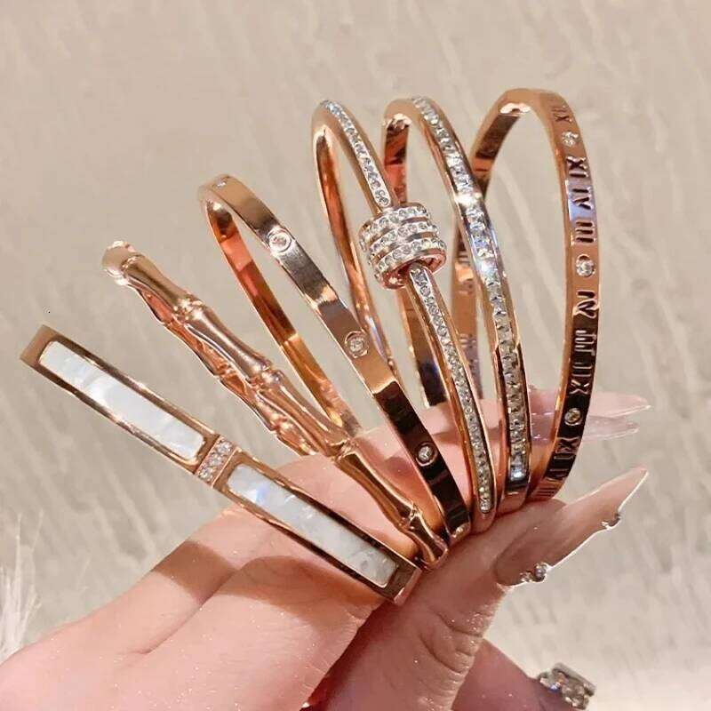 Titanium Steel Rose Gold Color Bangles for Women Girls Trend Waterproof Jewelry Luxury Sparkling Zircon Bracelet Bangle XJ260303