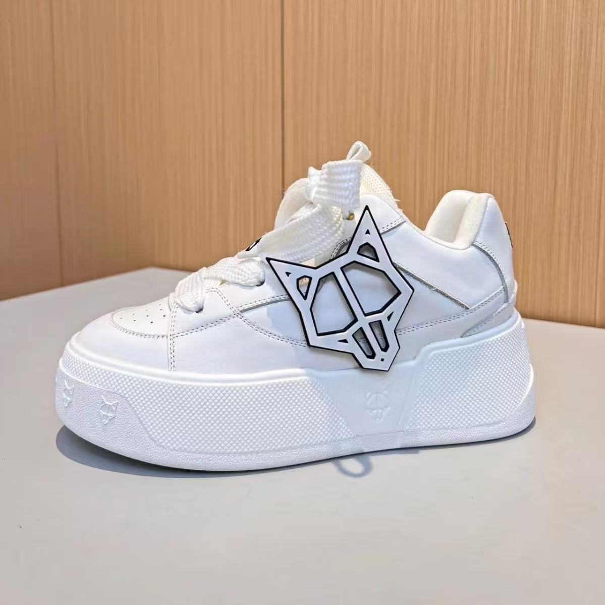 Designer shoes Womens Casual shoes women White sneakers Heel enhancer shoes Outdoor shoe