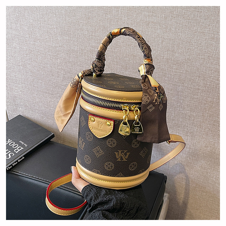 Free shipping designer bags for womens Shoulder bags brown black Old flower one shoulder versatile commuting crossbody bag