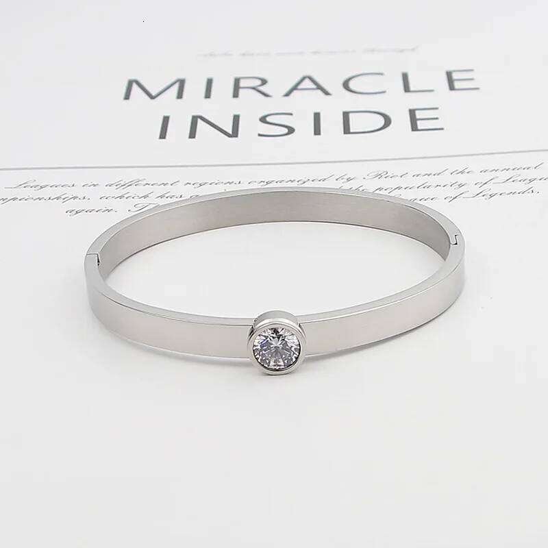 Hot Selling Fashion Glossy Crystal Stainless Steel Bracelet For Women Children Love Gifts And Jewelry Wholesale XJ260303