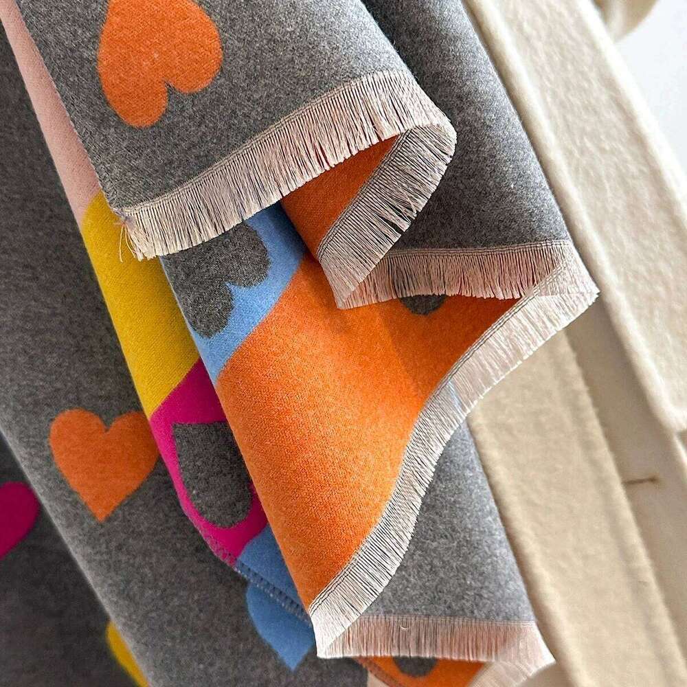 2025 Autumn and Double-Sided Faux Cashmere Winter Luxury Multicolored Heart Warm Scarf Stoled Echarpe for Women XJ260304